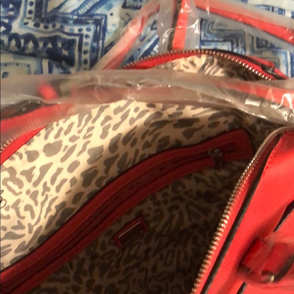 Guess Bag - Picture 4 of 6